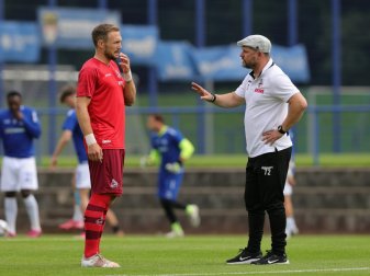 Baumgart (r.) will nicht beklatscht werden Baumgart (r.) will nicht beklatscht werden