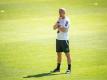 Borussia Mönchengladbachs Trainer Adi Hütter verfolgt das Training seiner Mannschaft. Foto: Marius Becker/dpa