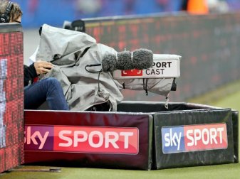 Sky wird ab der kommenden Saison ausgewählte Spiele des DFB-Pokals der Frauen übertragen. Foto: Jan Woitas/zb/dpa Sky wird ab der kommenden Saison ausgewählte Spiele des DFB-Pokals der Frauen übertragen. Foto: Jan Woitas/zb/dpa