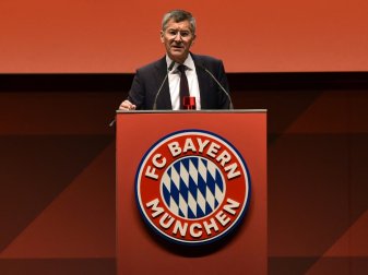 Herbert Hainer bekräftigt Verbleib von Lewandowski Herbert Hainer bekräftigt Verbleib von Lewandowski