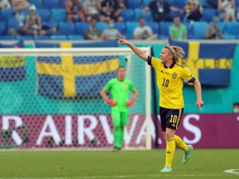Der Schwede Emil Forsberg hatte seinen Vertrag in Leipzig bis 2025 verlängert. Foto: Igor Russak/dpa Der Schwede Emil Forsberg hatte seinen Vertrag in Leipzig bis 2025 verlängert. Foto: Igor Russak/dpa