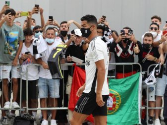 Das Juve-Team um Superstar Cristiano Ronaldo muss in Quarantäne. Foto: Jonathan Moscrop/CSM via ZUMA Wire/dpa