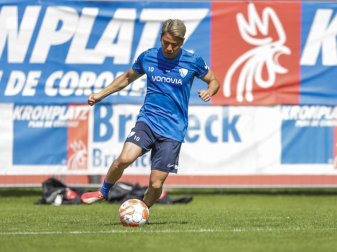 Erzielte das einzige Tor für den VfL Bochum im Testspiel gegen Vitesse Arnheim: Takuma Asano. Foto: Tim Rehbein/dpa Erzielte das einzige Tor für den VfL Bochum im Testspiel gegen Vitesse Arnheim: Takuma Asano. Foto: Tim Rehbein/dpa