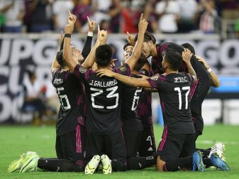 Die Mexikaner bejubeln einen Treffer im Halbfinale Die Mexikaner bejubeln einen Treffer im Halbfinale