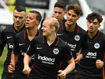 Sebastian Rode (M) wurde bei Eintracht Frankfurt als neuer Kapitän bestimmt. Foto: Arne Dedert/dpa Sebastian Rode (M) wurde bei Eintracht Frankfurt als neuer Kapitän bestimmt. Foto: Arne Dedert/dpa