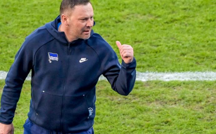 Trainer Pal Dardai schickt seine Spieler in die Kabine