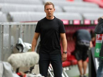 Nagelsmann und Bayern München unterliegen Neapel 0:3 Nagelsmann und Bayern München unterliegen Neapel 0:3