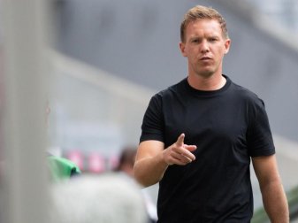 Will Nationalspieler Leon Goretzka unbedingt in München halten: Bayern-Coach Julian Nagelsmann. Foto: Sven Hoppe/dpa