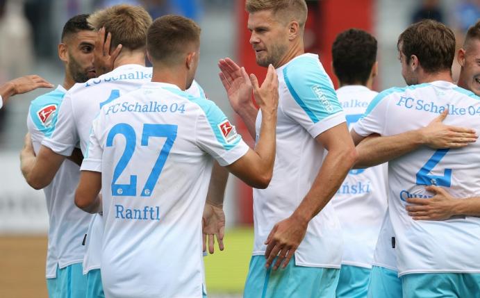 Schalke besiegt Holstein Kiel 3:0