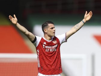 Granit Xhaka soll laut Trainer Mikel Arteta beim FC Arsenal bleiben. Foto: Julian Finney/POOL Getty/AP/dpa Granit Xhaka soll laut Trainer Mikel Arteta beim FC Arsenal bleiben. Foto: Julian Finney/POOL Getty/AP/dpa