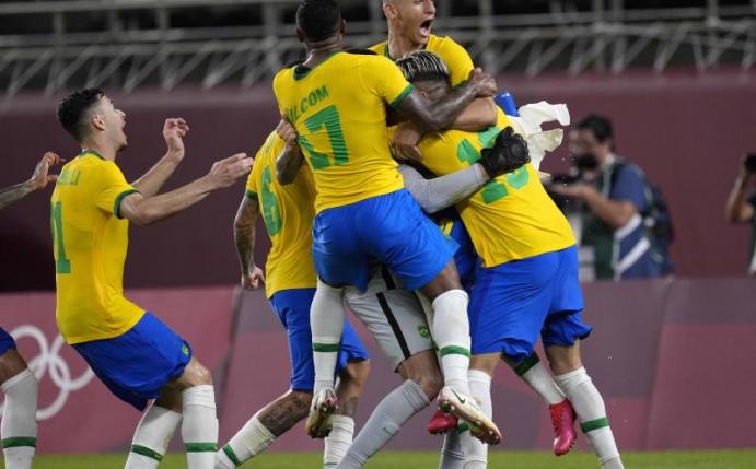 Brasiliens Fußballer stehen erneut im Olympia-Finale. Foto: Andre Penner/AP/dpa