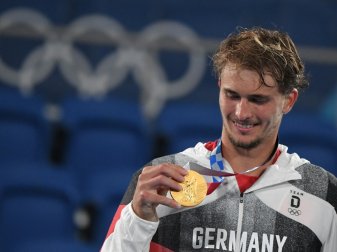 Alexander Zverev besuchte Rekordmeister Bayern München Alexander Zverev besuchte Rekordmeister Bayern München