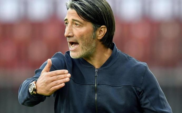 Laut eines Medienberichtes soll Murat Yakin Vladimir Petkovic als Trainer der Schweizer Nationalmannschaft folgen. Foto: Walter Bieri/KEYSTONE/dpa/Archivbild