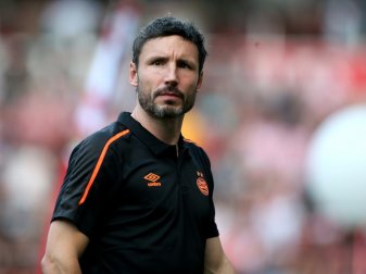 Van Bommel wechselte im Pokal zu häufig Van Bommel wechselte im Pokal zu häufig