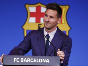Hatte bei seinem Abschied vom FC Barcelona den französischen Club Paris Saint-Germain als ein mögliches Ziel bezeichnet: Lionel Messi. Foto: Joan Monfort/AP/dpa Hatte bei seinem Abschied vom FC Barcelona den französischen Club Paris Saint-Germain als ein mögliches Ziel bezeichnet: Lionel Messi. Foto: Joan Monfort/AP/dpa