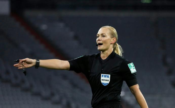 Bibiana Steinhaus-Webb geht nach England