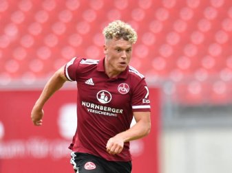 Wechselt von Nürnberg nach Bielefeld: Robin Hack. Foto: Timm Schamberger/dpa Wechselt von Nürnberg nach Bielefeld: Robin Hack. Foto: Timm Schamberger/dpa