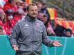 Wäre sich selbst als Verteidiger zu langsam gewesen: Der Mainzer Trainer Bo Svensson. Foto: Werner Schmitt/dpa