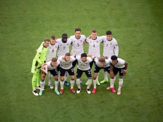 Die deutsche Nationalmannschaft rutschte auf Platz 16 der Weltrangliste ab. Foto: Federico Gambarini/dpa Die deutsche Nationalmannschaft rutschte auf Platz 16 der Weltrangliste ab. Foto: Federico Gambarini/dpa