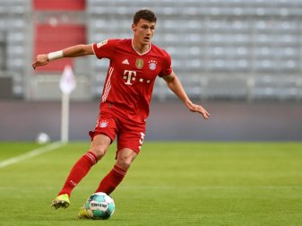 Benjamin Pavard wird Bayern München wochenlang fehlen Benjamin Pavard wird Bayern München wochenlang fehlen