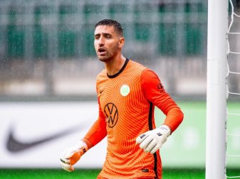 Verteidigt Wolfsburg-Coach Mark van Bommel: VfL-Kapitän Koen Casteels. Foto: Swen Pförtner/dpa Verteidigt Wolfsburg-Coach Mark van Bommel: VfL-Kapitän Koen Casteels. Foto: Swen Pförtner/dpa