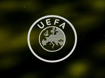 Die UEFA denkt einem Bericht zufolge über eine Reform des Financial Fair Play nach. Foto: Jean-Christophe Bott/KEYSTONE/dpa Die UEFA denkt einem Bericht zufolge über eine Reform des Financial Fair Play nach. Foto: Jean-Christophe Bott/KEYSTONE/dpa