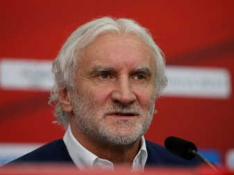 Rudi Völler ruft zum Impfen auf Rudi Völler ruft zum Impfen auf