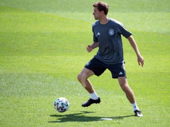 Will weiter für Deutschland spielen: Bayern-Profi Thomas Müller. Foto: Federico Gambarini/dpa Will weiter für Deutschland spielen: Bayern-Profi Thomas Müller. Foto: Federico Gambarini/dpa