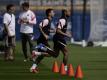 Lionel Messi (M.) und Neymar (r) trainieren im Training von Paris Saint-Germain in Saint-Germain-en-Laye. Foto: Francois Mori/AP/dpa