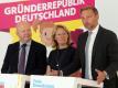 Donata Hopfen im Jahr 2019 bei einem Termin mit FDP-Chef Christian Lindner (r). Foto: Wolfgang Kumm/dpa