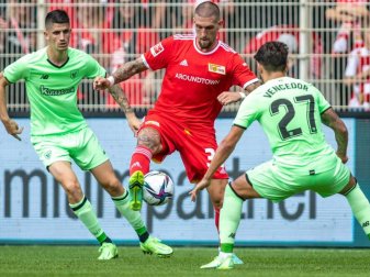 Robert Andrich (M.) wird von anderen Clubs umworben. Foto: Andreas Gora/dpa Robert Andrich (M.) wird von anderen Clubs umworben. Foto: Andreas Gora/dpa