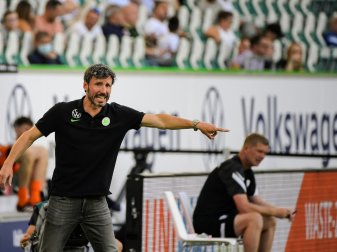 Mark van Bommel gewinnt mit Wolfsburg gegen Bochum Mark van Bommel gewinnt mit Wolfsburg gegen Bochum