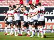 Der VfB Stuttgart feiert das Tor zum zwischenzeitlichen 2:0 gegen Aufsteiger Fürth. Foto: Tom Weller/dpa