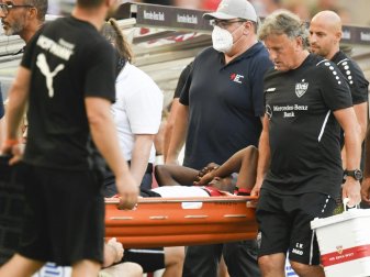 Sturm-Talent Mohamed Sankoh wurde vom Platz getragen Sturm-Talent Mohamed Sankoh wurde vom Platz getragen