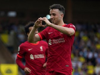Diogo Jota (r) schoss Liverpool in Norwich in Führung. Foto: Joe Giddens/PA Wire/dpa Diogo Jota (r) schoss Liverpool in Norwich in Führung. Foto: Joe Giddens/PA Wire/dpa