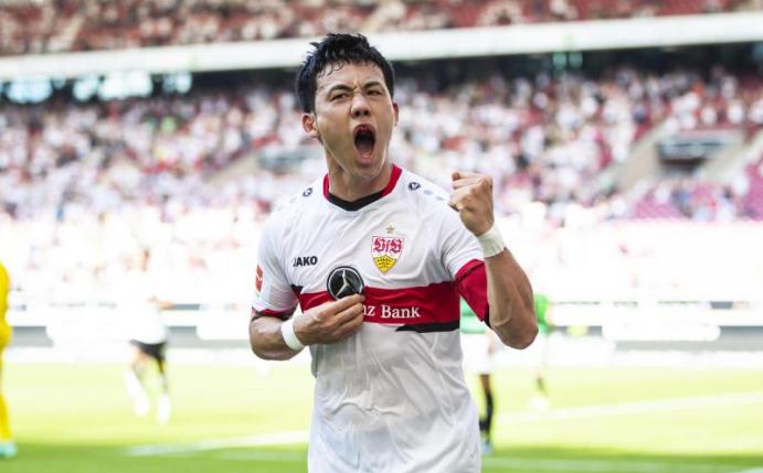 Stuttgarts neuer Kapitän Wataru Endo spielte gegen Fürth groß auf. Foto: Tom Weller/dpa
