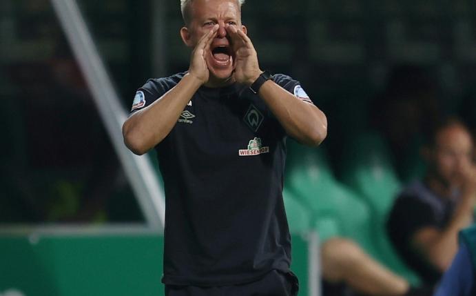 Markus Anfang kassiert mit Bremen eine 1:4-Niederlage