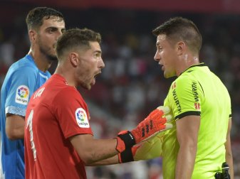 Torhüter Luca Zidane sieht nach Foul die Rote Karte Torhüter Luca Zidane sieht nach Foul die Rote Karte