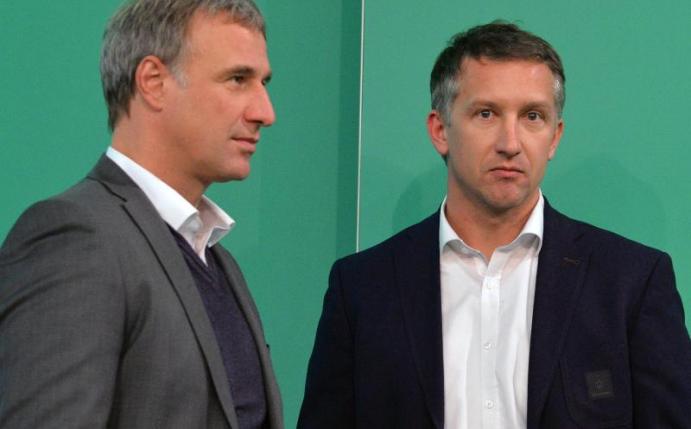 Marco Bode (l), Aufsichtsratvorsitzender, und Frank Baumann, Geschäftsführer Sport von Werder Bremen. Foto: Carmen Jaspersen/dpa/Archivbild