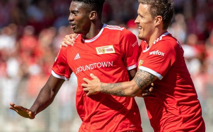 Der 1. FC Union Berlin um Taiwo Awoniyi (l) und Max Kruse ist in der Conference League gefordert. Foto: Andreas Gora/dpa
