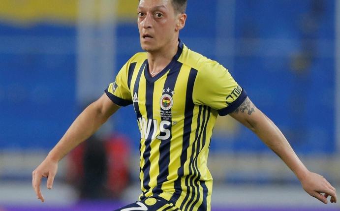 Sport1 zeigt Partie von Mesut Özil und Fenerbahce