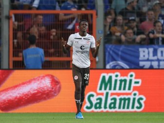 Christian Conteh im Jahr 2019 im Trikot des FC St. Pauli. Foto: Friso Gentsch/dpa Christian Conteh im Jahr 2019 im Trikot des FC St. Pauli. Foto: Friso Gentsch/dpa