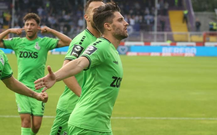 Moritz Stoppelkamps Elfmeter bringt Duisburg den Sieg