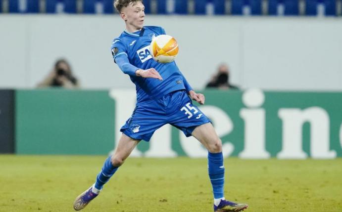 TSG 1899 Hoffenheim verleiht Maximilian Beier an Hannover 96. Foto: Uwe Anspach/dpa
