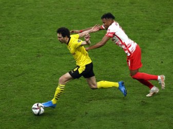 Thomas Delaney (l) wird vom FC Sevilla umworben. Foto: Maja Hitij/Getty-Pool/dpa Thomas Delaney (l) wird vom FC Sevilla umworben. Foto: Maja Hitij/Getty-Pool/dpa