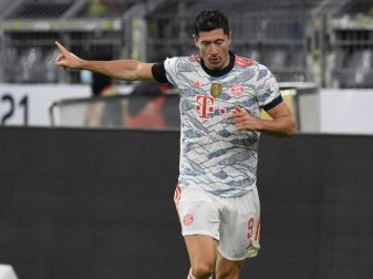 Bayern-Stürmer Robert Lewandowski trifft und trifft und trifft. Foto: Bernd Thissen/dpa Bayern-Stürmer Robert Lewandowski trifft und trifft und trifft. Foto: Bernd Thissen/dpa