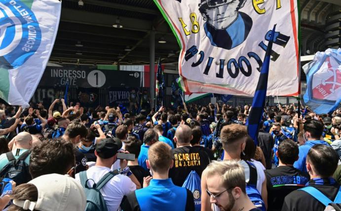 Inter Mailand spielt vor "ausverkauftem" Haus
