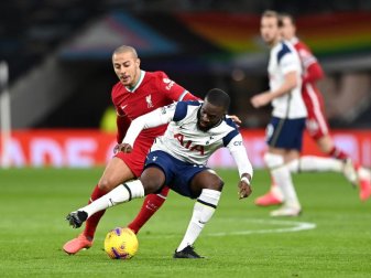 Der FC Bayern ist angeblich an Tottenhams Tanguy Ndombele (v) interessiert. Foto: Shaun Botterill/PA Wire/dpa Der FC Bayern ist angeblich an Tottenhams Tanguy Ndombele (v) interessiert. Foto: Shaun Botterill/PA Wire/dpa