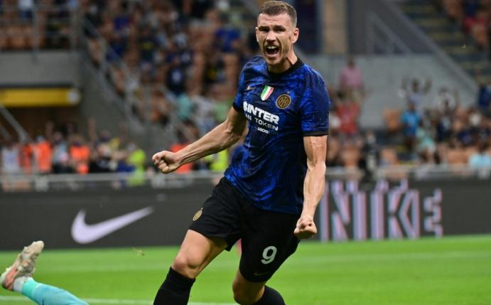 Stürmer Edin Dzeko trifft beim Debüt für Inter Mailand