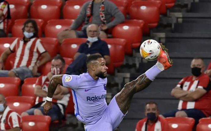 Memphis Depay erzielte den Treffer für den FC Barcelona. Foto: Alvaro Barrientos/AP/dpa